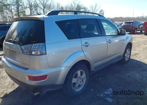 2010 Mitsubishi Outlander Es z USA, uszkodzony, nr VIN JA4AT2AW6AZ016205